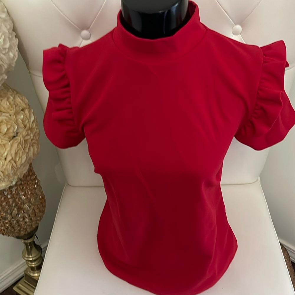 Red short sleeve women’s top